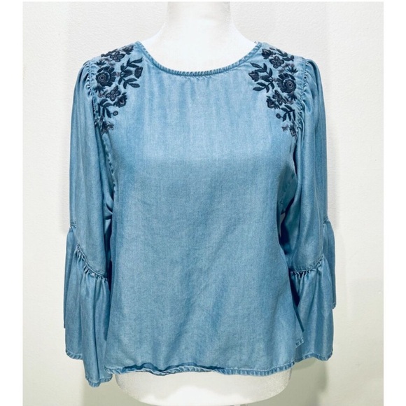 Hollister Blue Embroidered Floral Flare Sleeves Back Button Chambray Blouse S - Picture 1 of 7